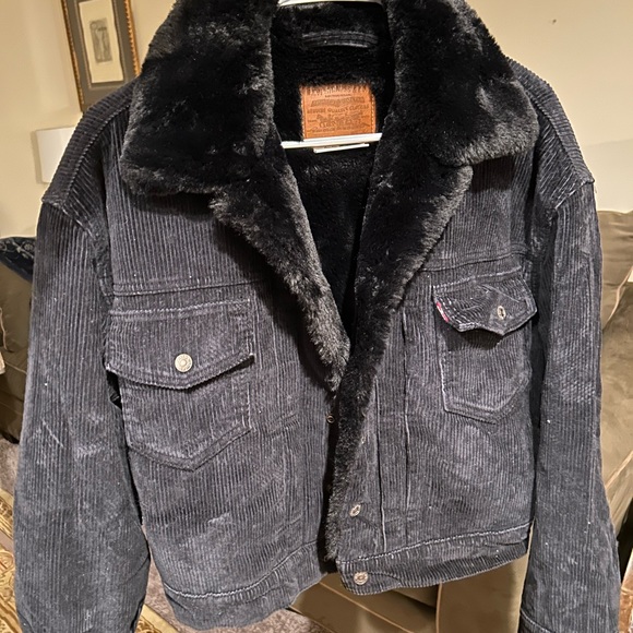 Small black Levi jacket - Picture 2 of 3